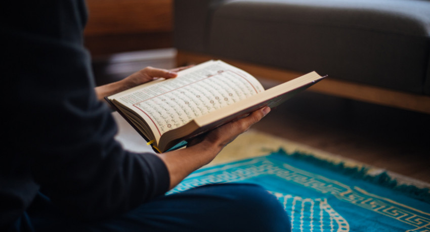 Mengukir Koneksi Spiritual Belajar Tahfidz Quran dengan Penuh Dedikasi